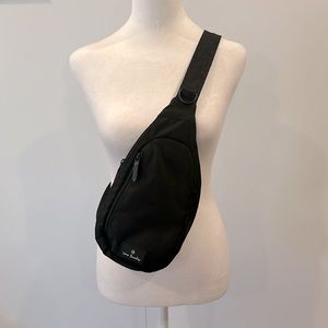 VERA BRADLEY : Essential compact sling backpack